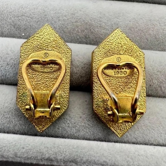 Givenchy Vintage G Logo Gold Clip-on Earrings - Picture 6 of 8
